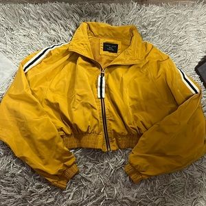 Cropped windbreaker